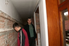 009