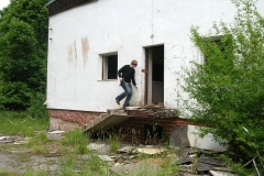 056